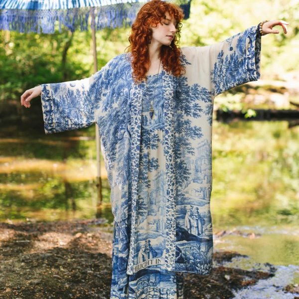 Market of Stars ‘Let the Light In’ Kimono Robe